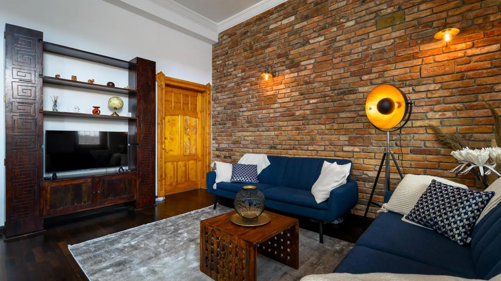 Rustic Downtown Apartment 106 M2 Budapest Hungary