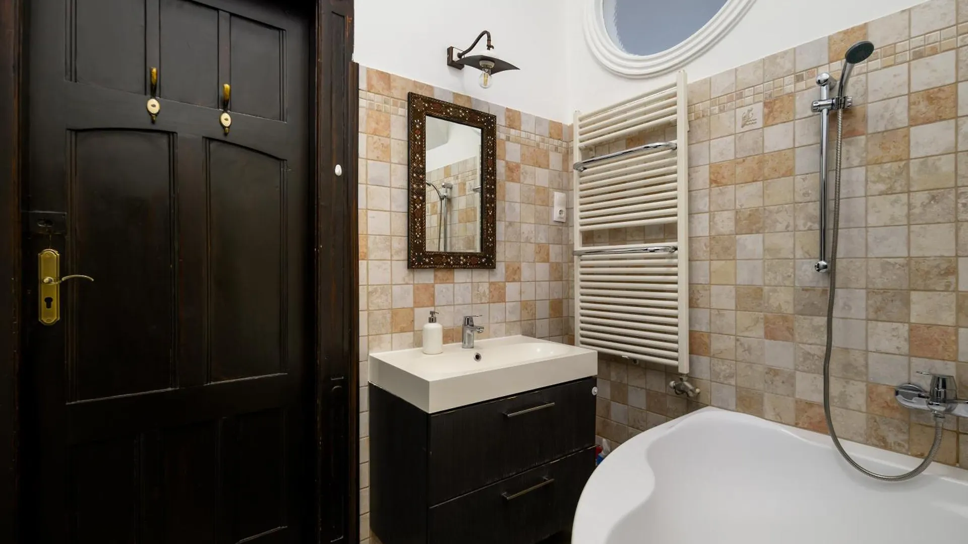 Rustic Downtown Apartment 106 M2 Budapest