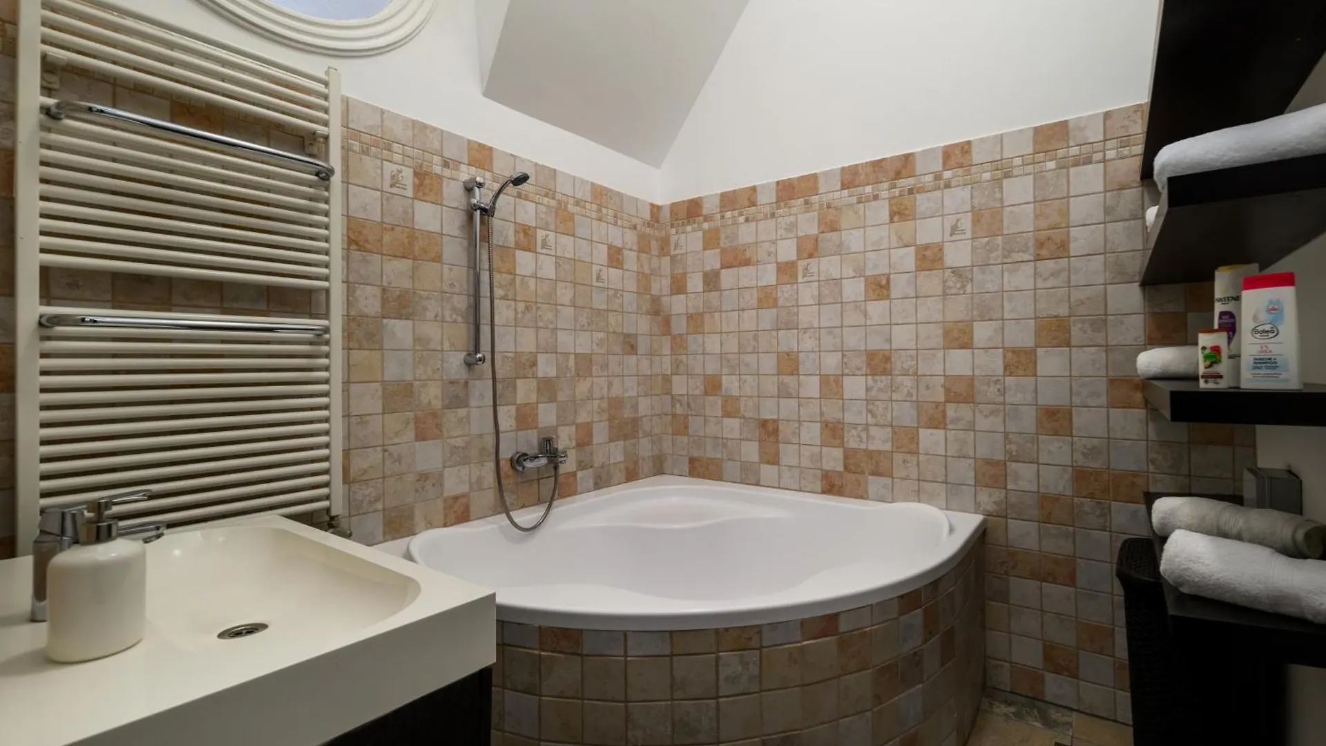 Rustic Downtown Apartment 106 M2 Budapest 0*,